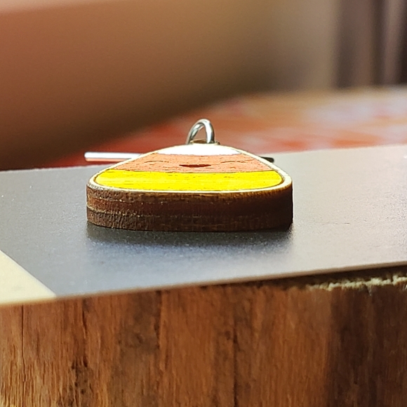Candy corn laser cut earrings - Picture 5 of 8